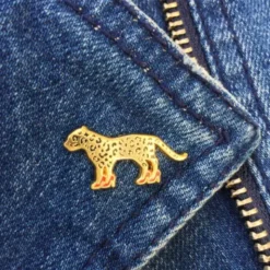 Ansteck-Pin Luxury Leo