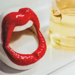 Aschenbecher Keramik - Kussmund mit roten Lippen