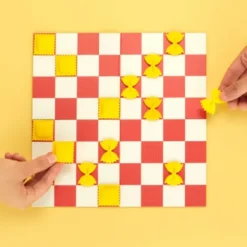 Brettspiel Checkeroli - Damespiel in der 