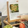 Buchständer / Tablethalter Holz - einstellbar