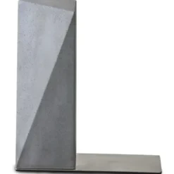 Buchstütze Nordwand, Beton