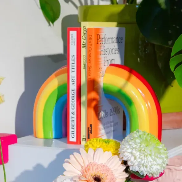 Buchstütze Regenbogen, Keramik