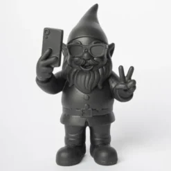 Dekofigur Zwerg Selfie mit Smartphone & Peace-Zeichen 12 cm schwarz