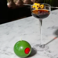 Dekokerze Oliven-Optik in grün