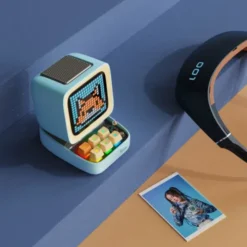 DitooPro - LED Lautsprecher, Game-Konsole, Wecker, Pixel Art, Radio - blau