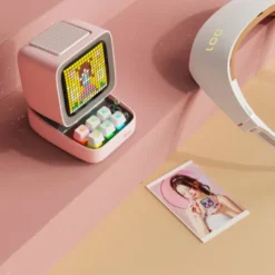 DitooPro - LED Lautsprecher, Game-Konsole, Wecker, Pixel Art, Radio - rosa