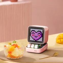 DitooPro - LED Lautsprecher, Game-Konsole, Wecker, Pixel Art, Radio - rosa