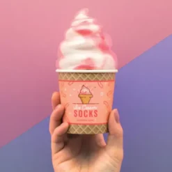 Eiscreme Socken Raspberry Ripple – Socken in Eisbecher Verpackung
