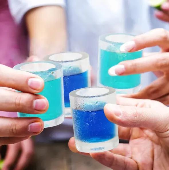 Eiswürfelform ICE SHOT - Silikonform für 8 Eis-Schnapsgläser