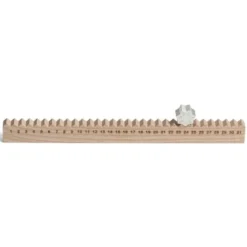 Ewiger Kalender Eschenholz - Monthly Measure - gravierte Holzleiste 1-31 mit Metallstern Wochentage