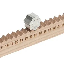 Ewiger Kalender Eschenholz - Monthly Measure - gravierte Holzleiste 1-31 mit Metallstern Wochentage