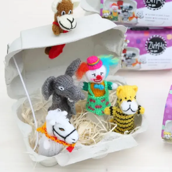 Fingerpüppchen gestrickt - ZIRKUS Geschenkset mit Geschichte
