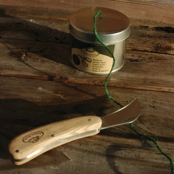 Gartenmesser mit Holzgriff, Gartenhippe