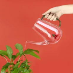 Glas Gießkanne 1 l mit integrierten Glas Kirschen im Inneren