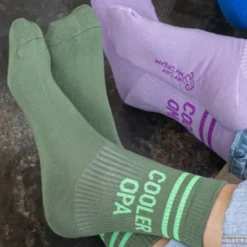 Herrensocken COOLER OPA Gr. 43-46 grüne Socken mit Schriftzug für coole Opas