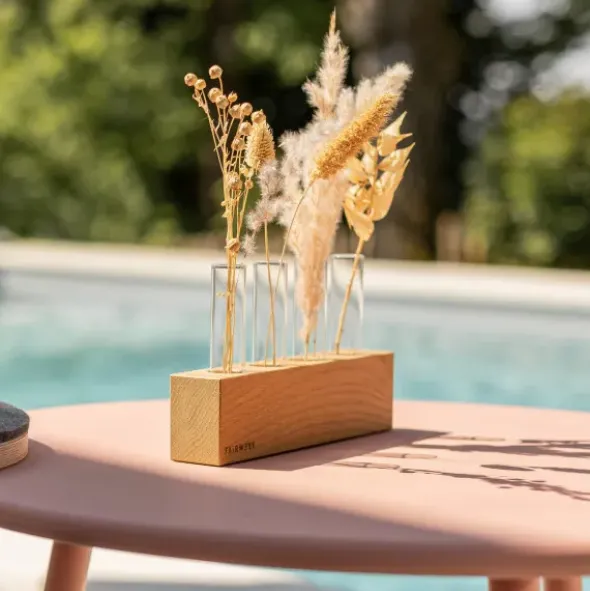 Holzvase & Gewürzdepot aus Eichenholz – mit Reagenzgläsern und Korkstöpseln