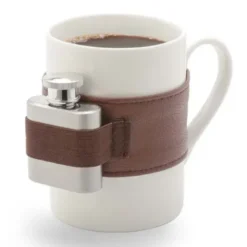 Kaffee mit Schuss - Tasse mit Flachmann