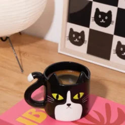 Katzentasse aus Keramik – schwarze Tasse im Katzen-Design