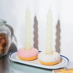 Kerzenhalter Donut pink – Kerzenständer aus Keramik im Fast Food Design