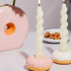 Kerzenhalter Donut pink – Kerzenständer aus Keramik im Fast Food Design