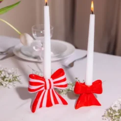 Kerzenhalter Schleife rot – Kerzenständer 8 cm aus Keramik für Stabkerzen