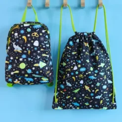 Kinderturnbeutel 42 x 32 cm mit Weltraummotiv - schwarzer Sportbeutel GALAXY mit Innentasche