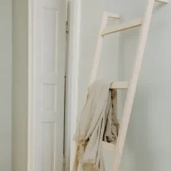 Kleiderleiter Holz LEO - Holzleiter Garderobe / Anlehnleiter Eschenholz