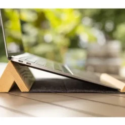 Laptophalter aus Eschenholz & Filz - Laptop Auflage faltbar