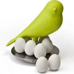 Magnethalter Vogel grün mit 8 Eier-Magneten weiß – Egg Sparrow