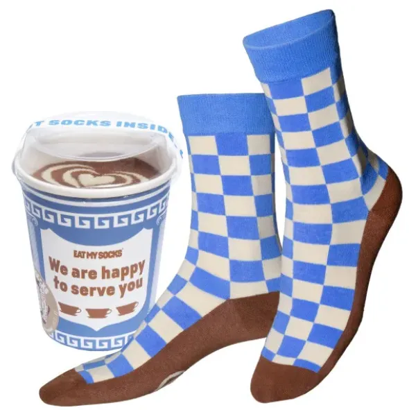 Motivsocken kariert blau weiß – im Coffee to go Becher mit griechischem Design
