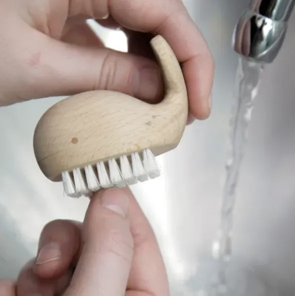 Nagelbürste Wal