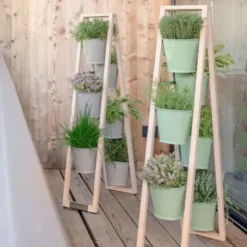 Pflanzleiter aus Holz – Blumenleiter mit schwenkbaren Pflanztöpfen steingrau