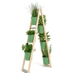 Pflanzleiter aus Holz – Blumenleiter mit schwenkbaren Pflanztöpfen blassgrün