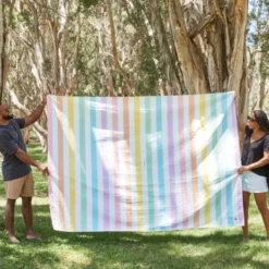 Picknick- und Stranddecke L 170 x 170 cm mit Beutel – schnelltrocknend & leicht, pastell bunt gestreift