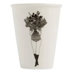 Porzellanbecher weiß - Motiv Frau mit Blumenstrauß "Flower girl"