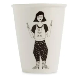 Porzellanbecher weiß - Motiv Frau mit Spruch-Shirt