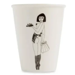 Porzellanbecher weiß - Motiv Pin-up Frau mit Kuchen "Pin-up cake girl"