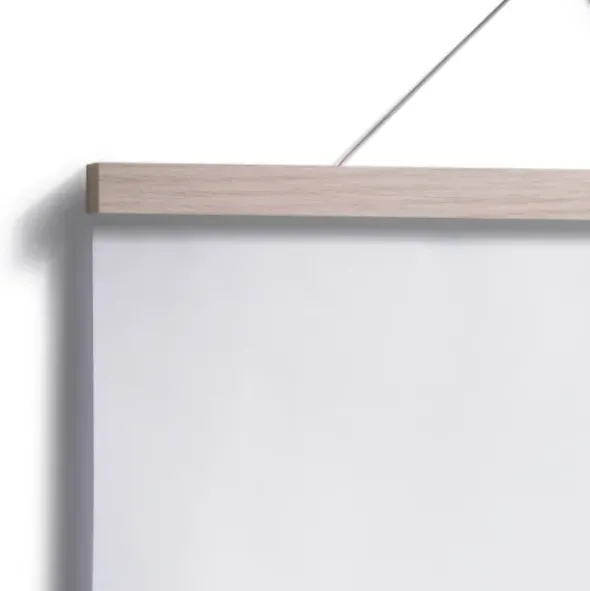 Posterleiste Holz 42 cm – magnetische Leiste aus Eichenholz (DIN A2)
