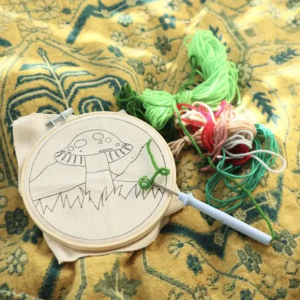 Punch Needle Set - Stickbild Fliegenpilz - Lochnadel DIY Stickset Ø 15 cm