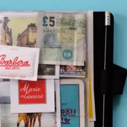 Reisetagebuch TripBook Solena - buntes Travelbuch mit 64 Sammelfächern & 2 Notizheften