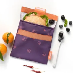 Sandwichtüte Snack´n´Go wiederverwendbar – lila Lunchbag & Brottasche mit Pfoten Motiv