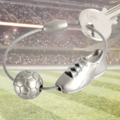 Schlüsselanhänger KICK mit Anhänger Fußball + Fußballschuh