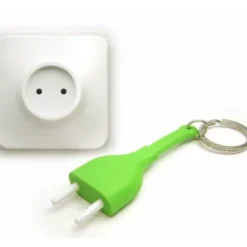 Schlüsselanhänger Steckdose Unplug grün