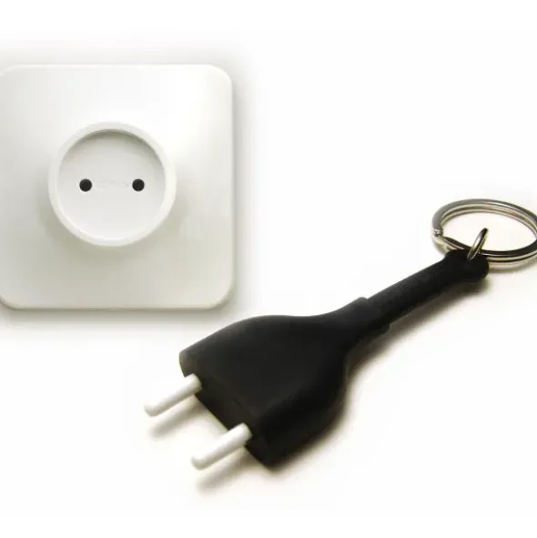Schlüsselanhänger Steckdose Unplug schwarz