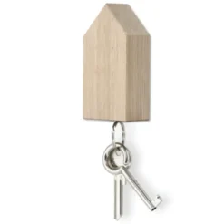 Schlüsselhalter magnetisch in Hausform – Schlüsselhaus Magnetic aus Eichenholz