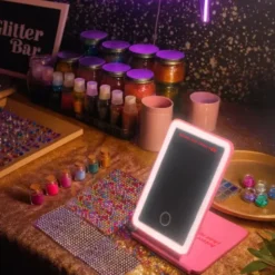 Schminkspiegel mit LED Licht, tragbar – better late than ugly