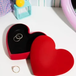 Schmuckbox Herz mit Samtbezug rot