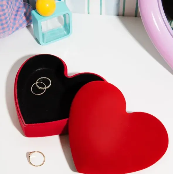 Schmuckbox Herz mit Samtbezug rot
