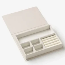 Schmuckkästchen Buch beige – Girl`s Best Friend – Schmuckaufbewahrung mit Fächern 22 x 16,5 cm