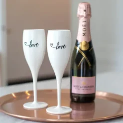 Sektgläser LOVE 2er-Set - weiße Kunststoff Champagnergläser mit Botschaft